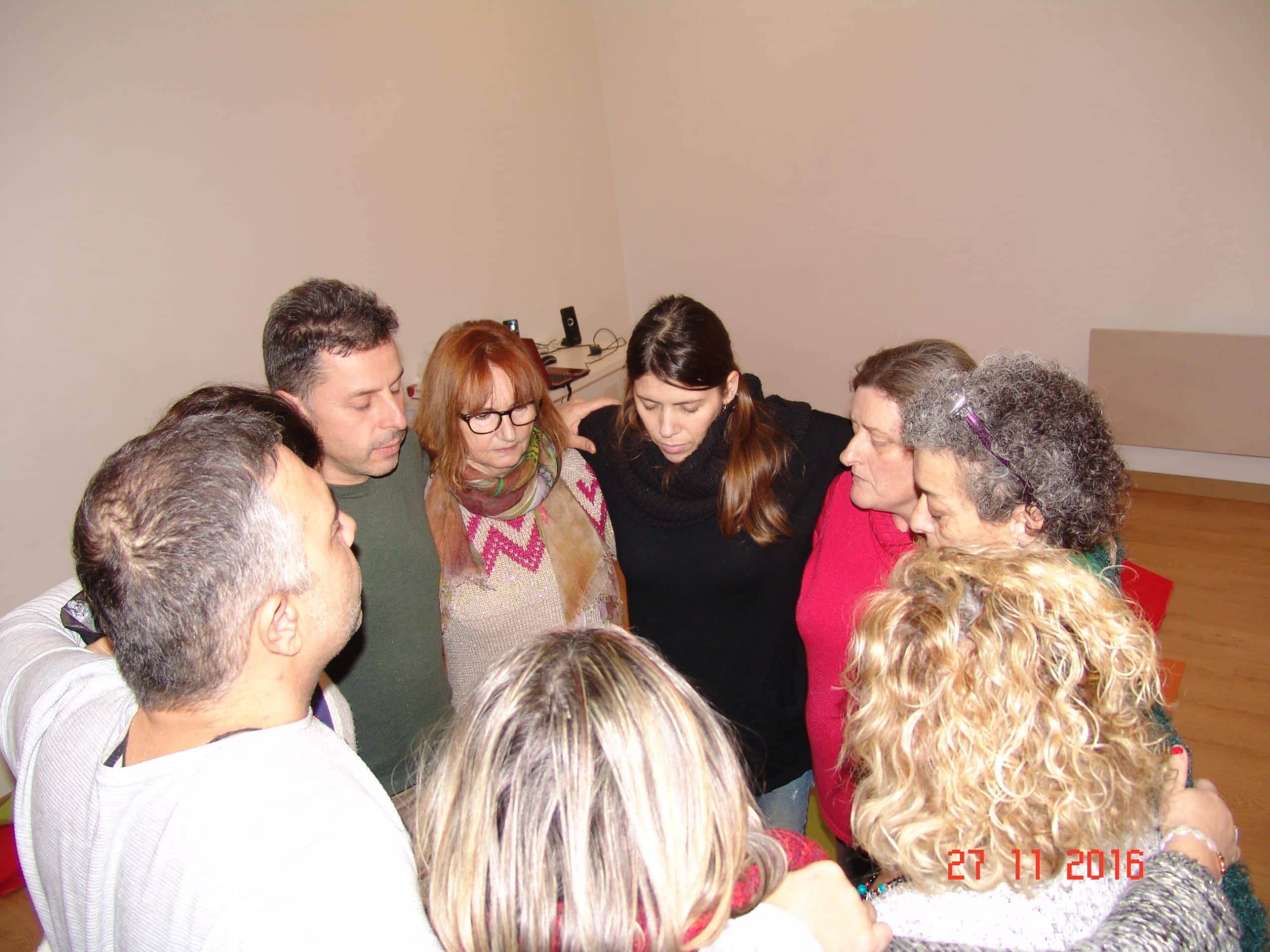 Sesión en grupo en la formación como renacedor